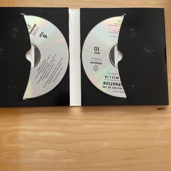 Book, The Secret History of the Pink Carnation - Picture 8 of 9